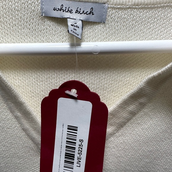 White Birch Small NWT White and Animal Print Crew - Picture 3 of 4